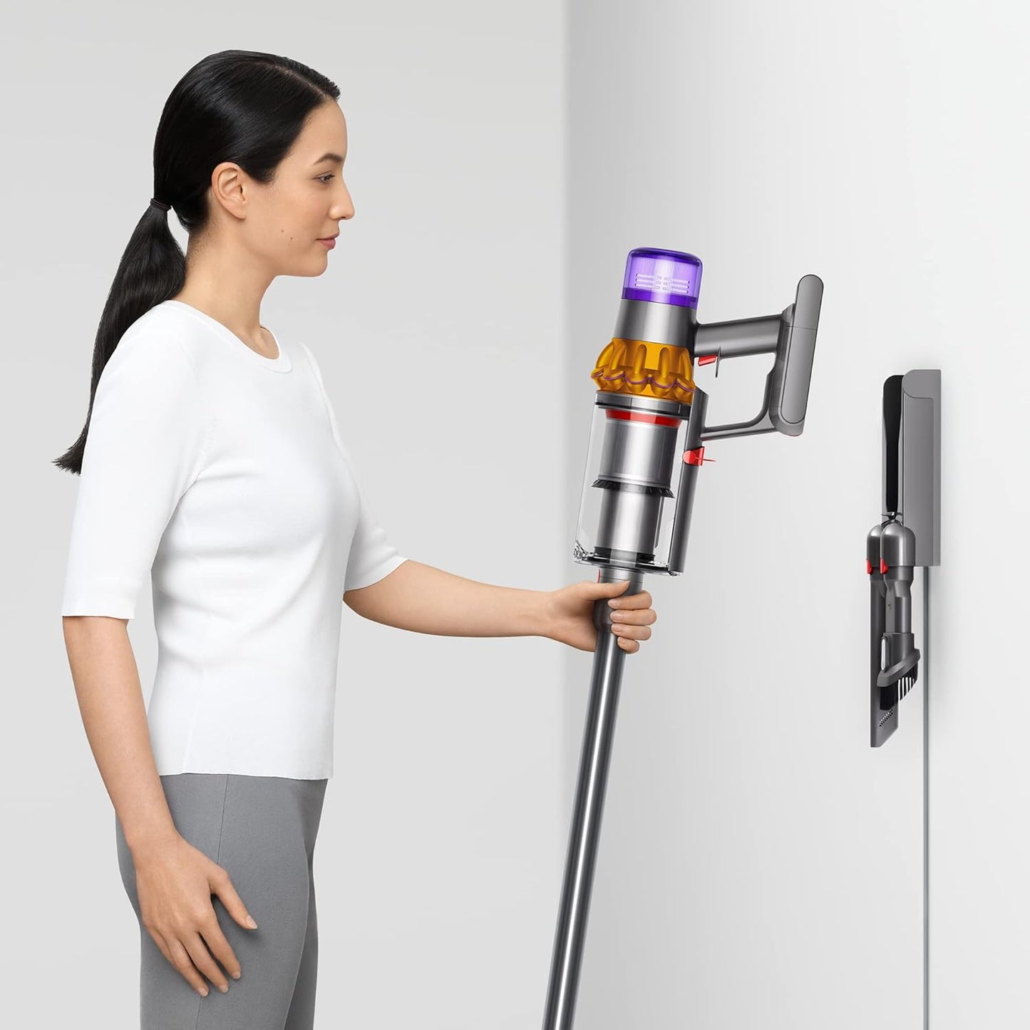 Dyson V15 Detect Cordless Vacuum Cleaner, Yellow/Nickel (Pre-Owned)